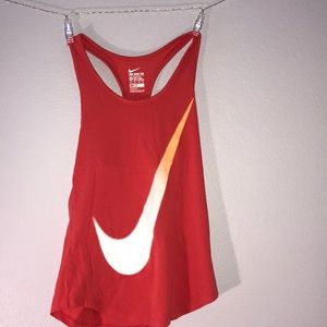 Nike top